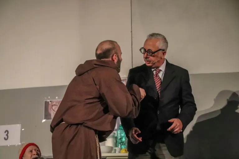 Occhio non vede, Compagnia Teatrale Jonica: foto di scena