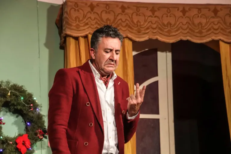 Roba da matti, Compagnia Teatrale Jonica: foto di scena