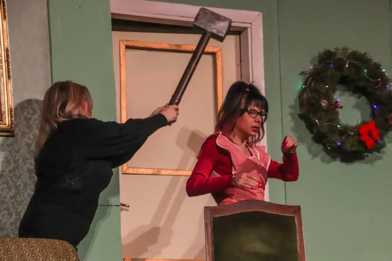 Roba da matti, Compagnia Teatrale Jonica: foto di scena
