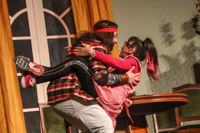 Roba da matti, Compagnia Teatrale Jonica: foto di scena