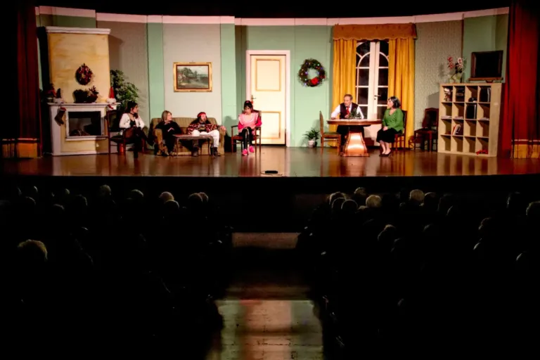 Roba da matti, Compagnia Teatrale Jonica: foto di scena