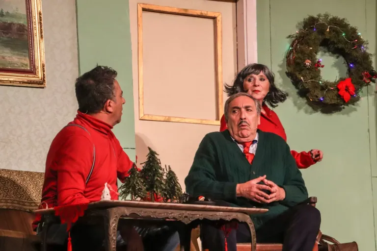 Roba da matti, Compagnia Teatrale Jonica: foto di scena
