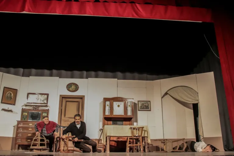 Scuru, Compagnia Teatrale Jonica: foto di scena