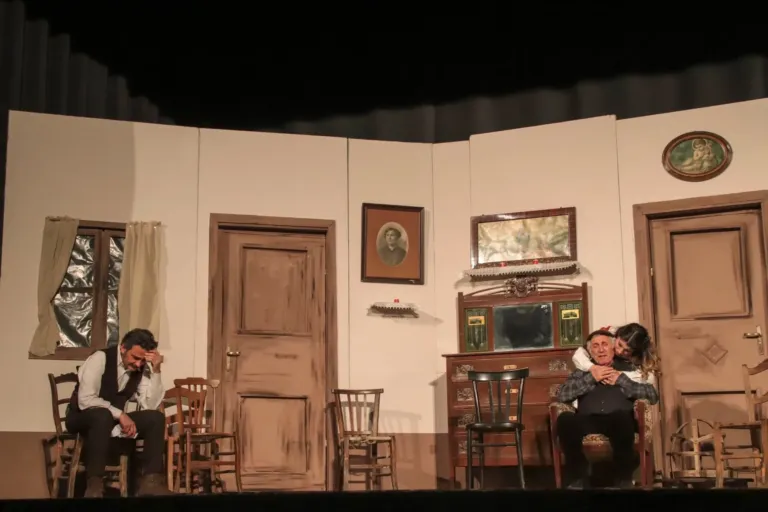 Scuru, Compagnia Teatrale Jonica: foto di scena