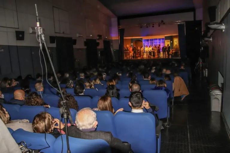Una parente di troppo, Compagnia Teatrale Jonica: foto di scena
