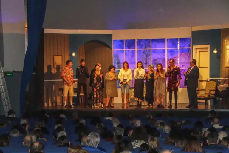 Una parente di troppo, Compagnia Teatrale Jonica: foto di scena