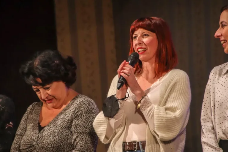 Una parente di troppo, Compagnia Teatrale Jonica: foto di scena