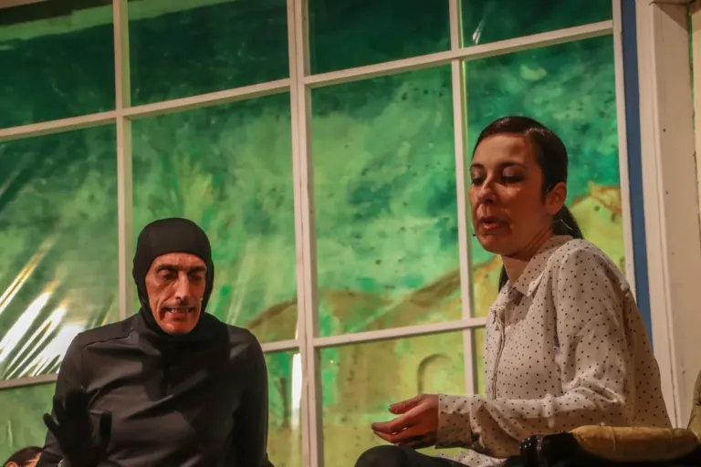 Una parente di troppo, Compagnia Teatrale Jonica: foto di scena