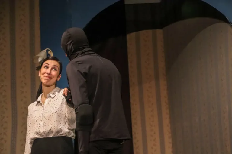 Una parente di troppo, Compagnia Teatrale Jonica: foto di scena