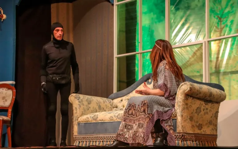 Una parente di troppo, Compagnia Teatrale Jonica: foto di scena
