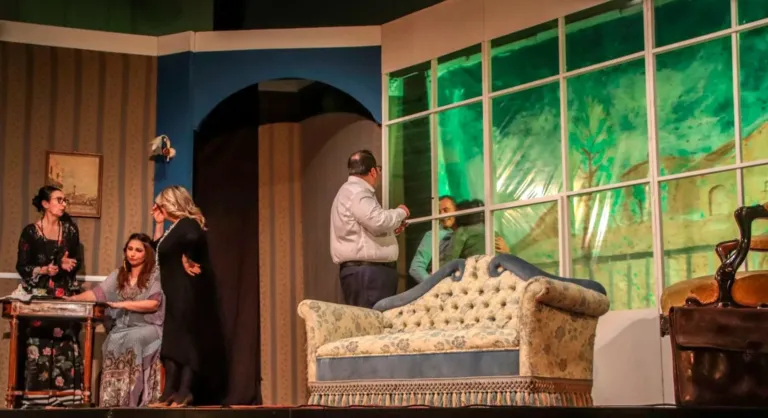 Una parente di troppo, Compagnia Teatrale Jonica: foto di scena