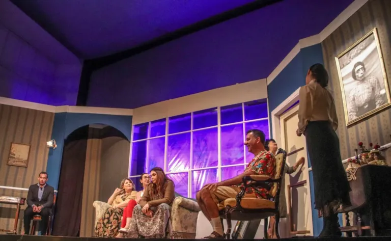 Una parente di troppo, Compagnia Teatrale Jonica: foto di scena