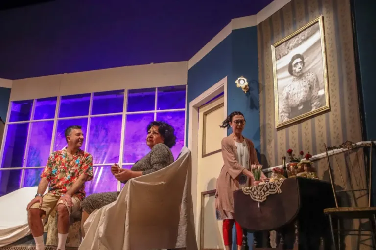 Una parente di troppo, Compagnia Teatrale Jonica: foto di scena
