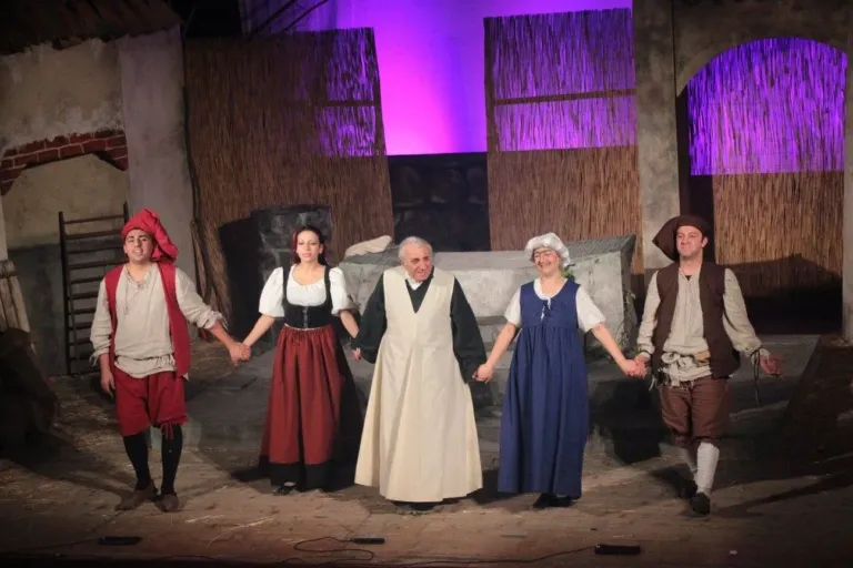 L'arte della beffa, Compagnia Teatrale Jonica: foto di scena