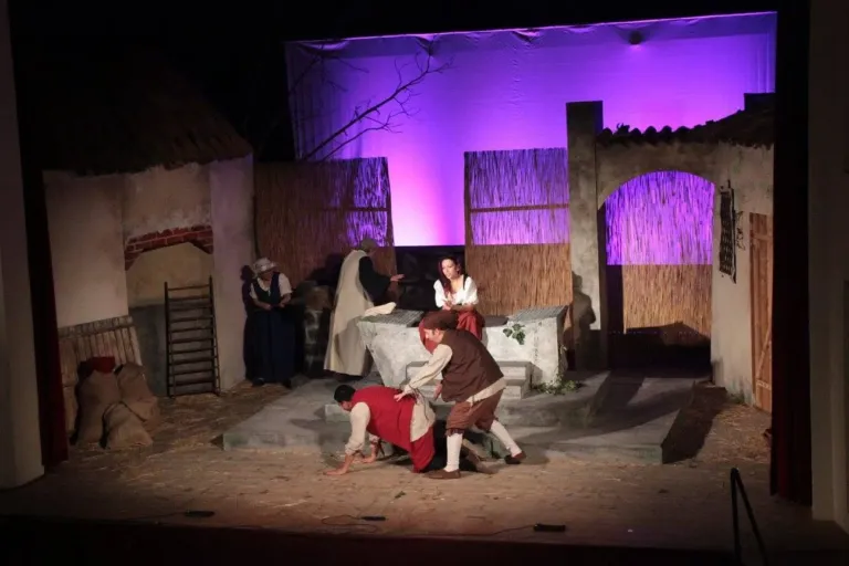 L'arte della beffa, Compagnia Teatrale Jonica: foto di scena