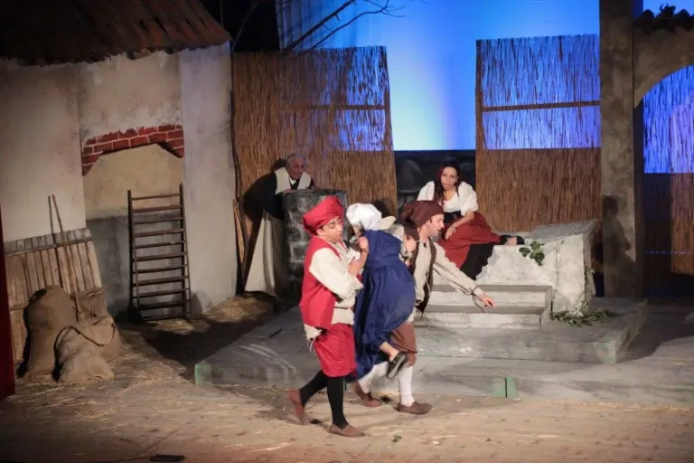 L'arte della beffa, Compagnia Teatrale Jonica: foto di scena