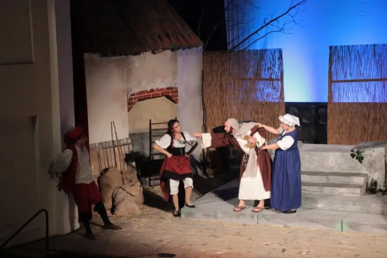 L'arte della beffa, Compagnia Teatrale Jonica: foto di scena