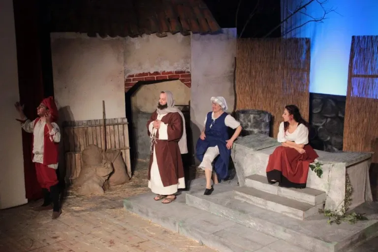 L'arte della beffa, Compagnia Teatrale Jonica: foto di scena