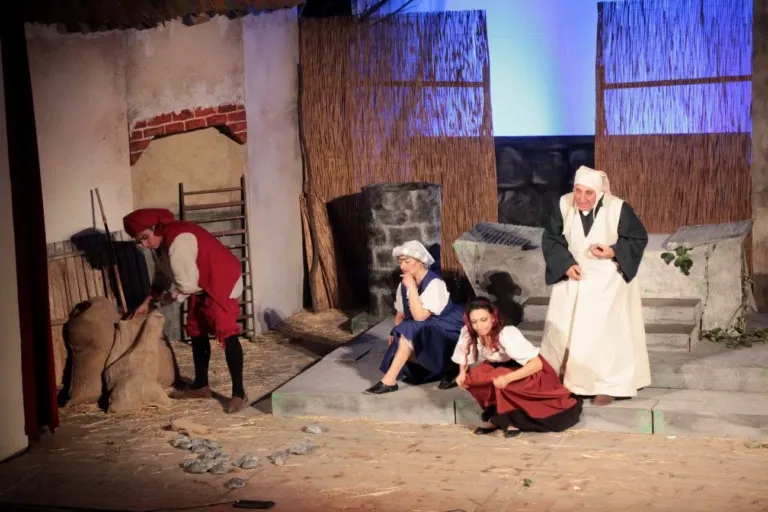 L'arte della beffa, Compagnia Teatrale Jonica: foto di scena