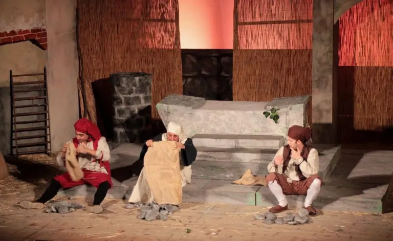 L'arte della beffa, Compagnia Teatrale Jonica: foto di scena