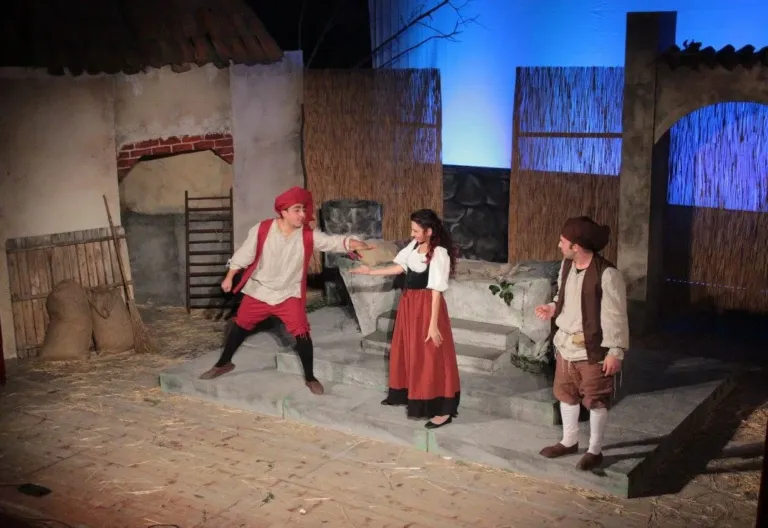 L'arte della beffa, Compagnia Teatrale Jonica: foto di scena