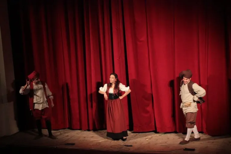 L'arte della beffa, Compagnia Teatrale Jonica: foto di scena