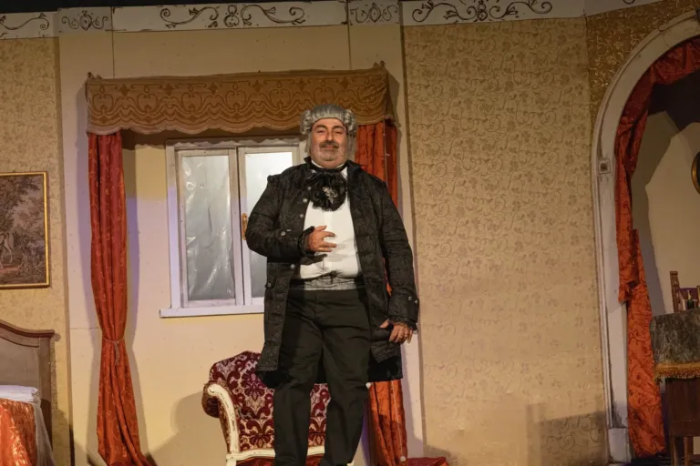 Il malato immaginario, Compagnia Teatrale Jonica: foto di scena