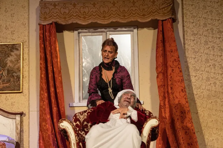 Il malato immaginario, Compagnia Teatrale Jonica: foto di scena