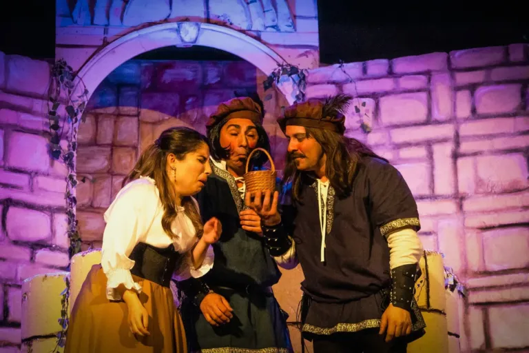 Le fortune di Tofulu, Compagnia Teatrale Jonica: foto di scena