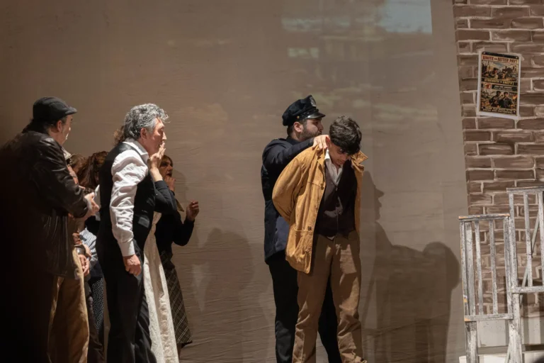 Uno sguardo dal ponte, foto di scena
