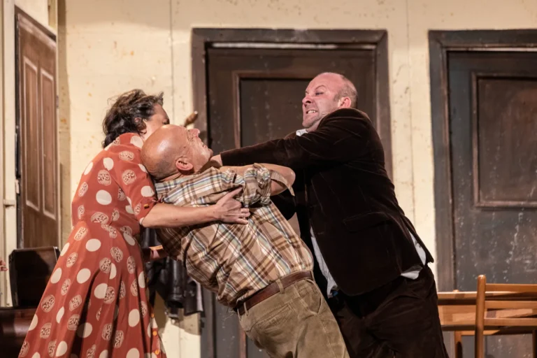 Uno sguardo dal ponte, foto di scena